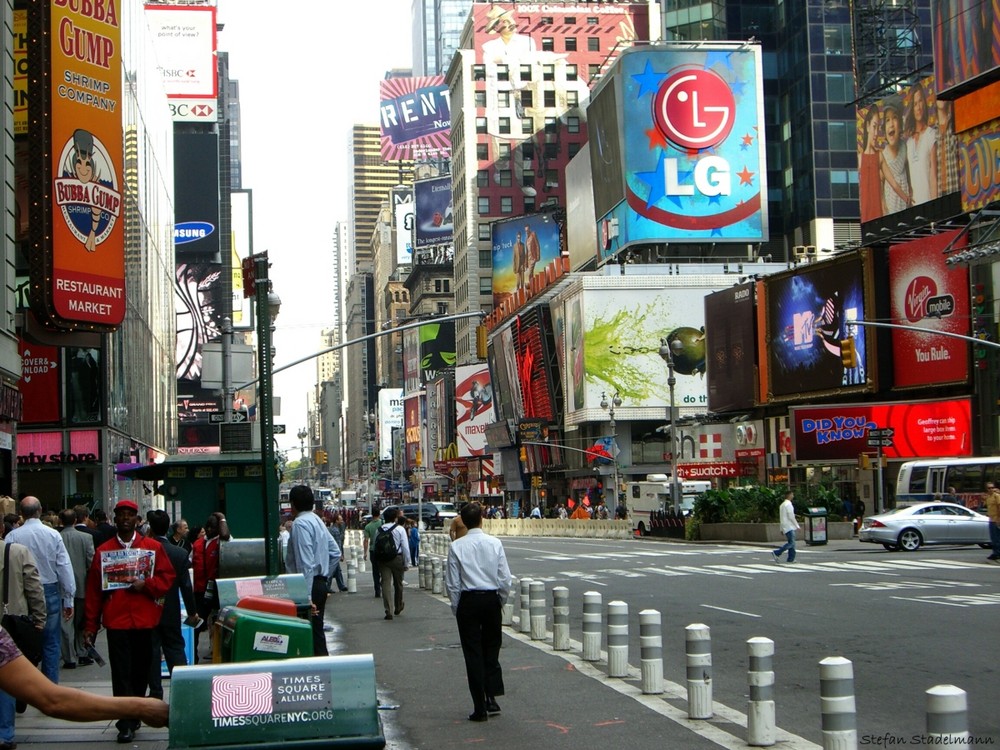 Times Square - Hands in pocket