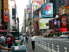 Times Square - Hands in pocket