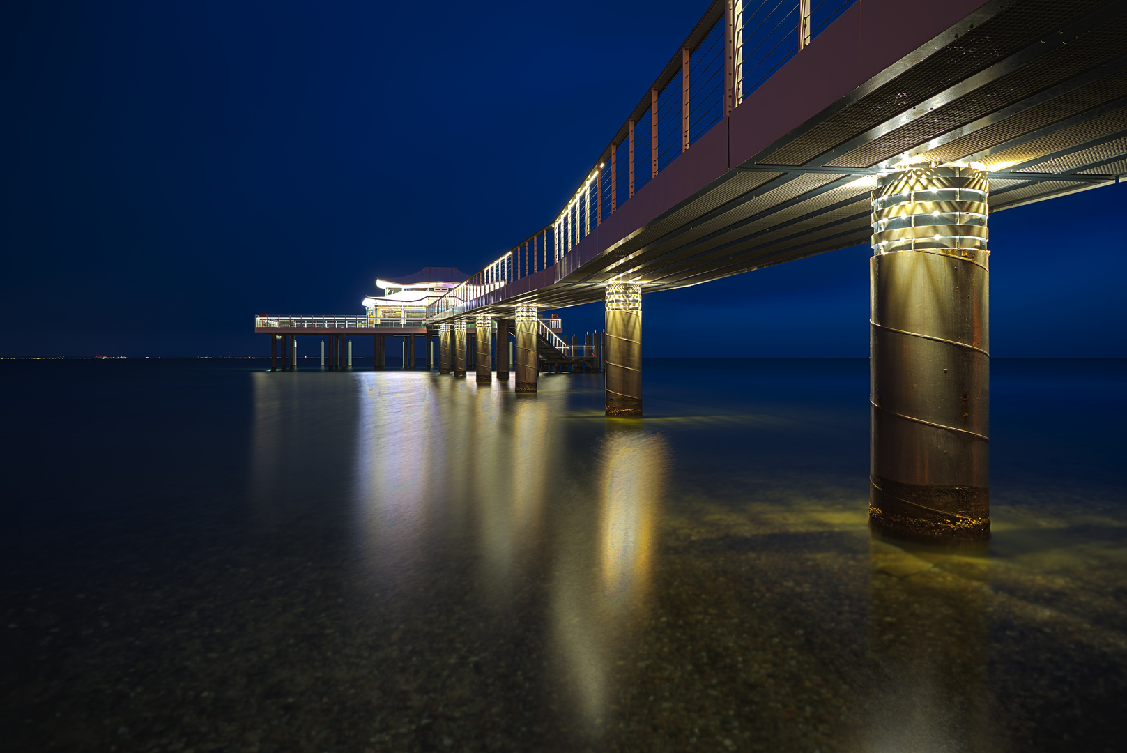 Timmendorf Seebrücke mit Teehaus MIKADO