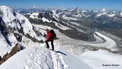 Tina beim Abstieg von der Dufourspitze.