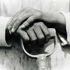 Tina Modotti, Mani di operaio con badile, 1926