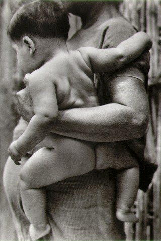 Tina Modotti – Mother and child, Tehuantepec, 1929