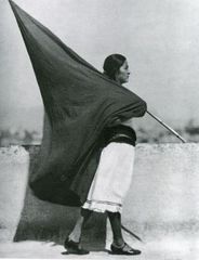 Tina Modotti – Woman with black flag, 1928