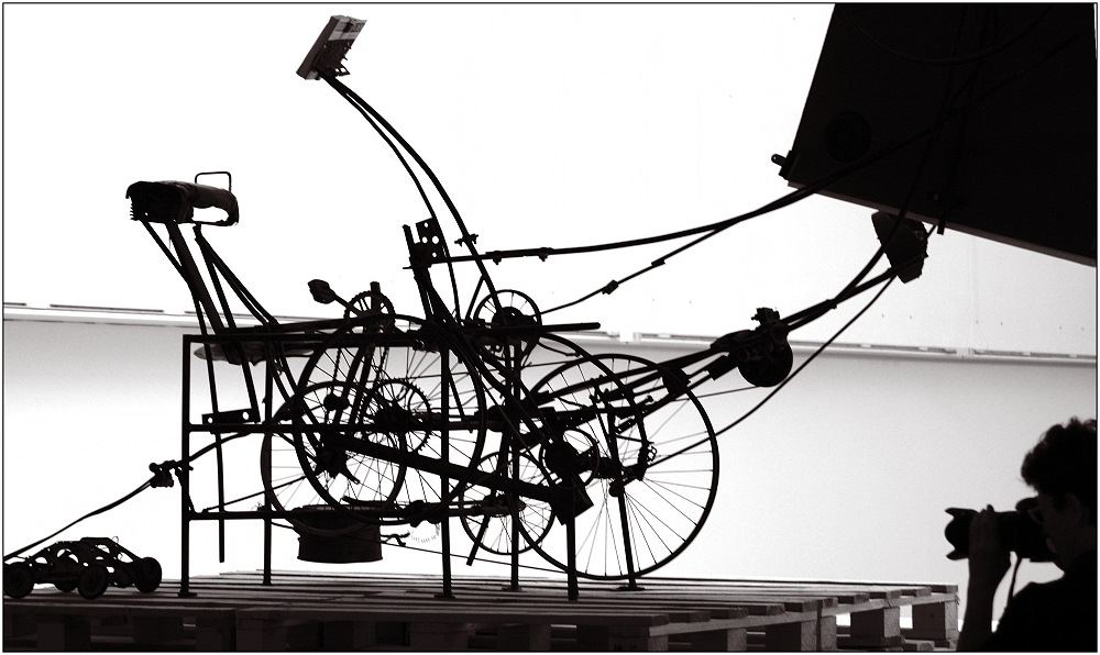 ... Tinguely-Maschine ...