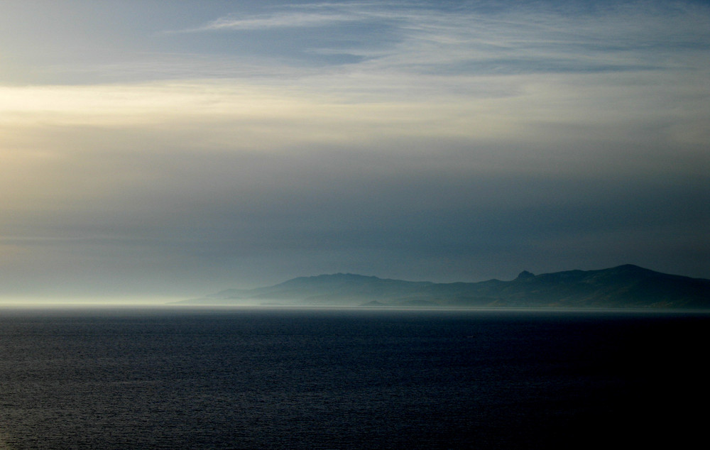 Tinos im Abendnebel