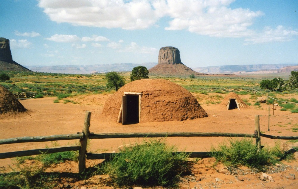 tipica abbitazione  per nativi d"America Arizona U.S.A.