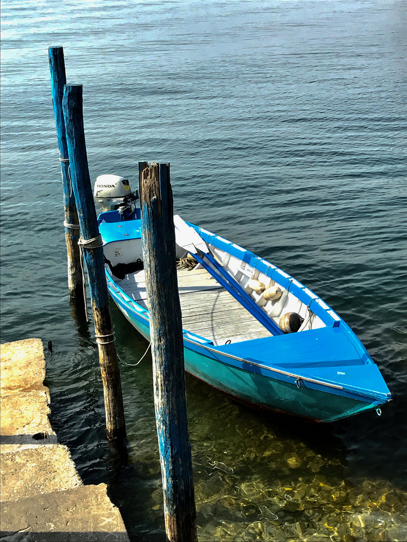 Tipica barca di Montisola ( lago d'Iseo)