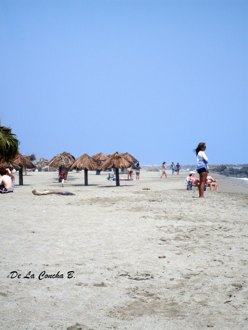 Tipico dia en la playa (la Guaira) Venezuela