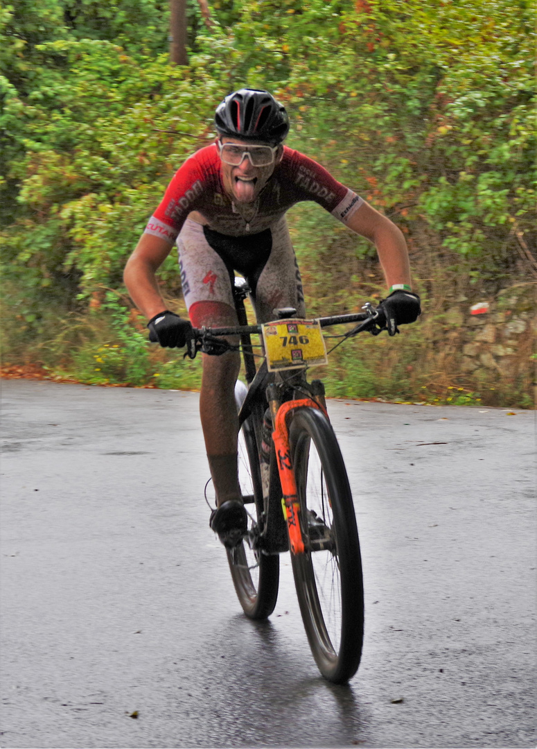 tirer la langue ....en fin de course VTT massacrante !