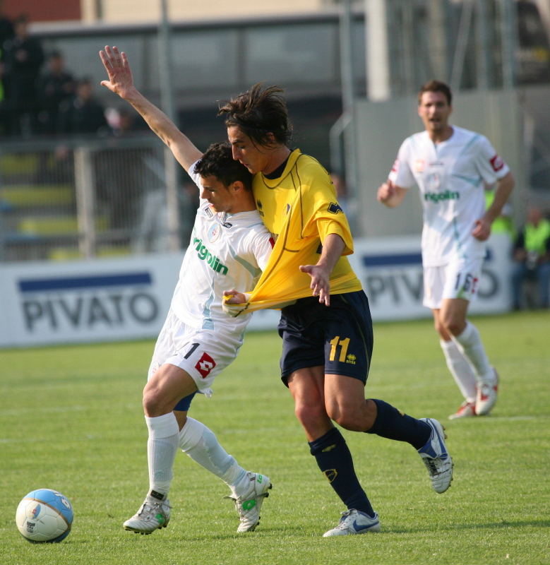 Tiro alla maglia ( Treviso-Modena serie B )