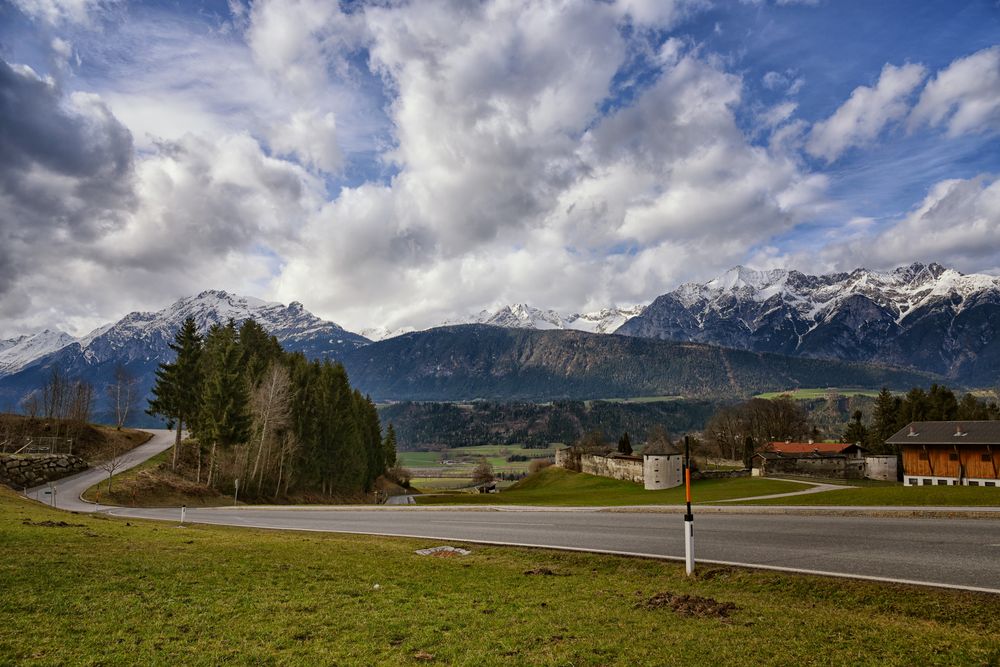 TIROL Kolsass - Blick auf den Hundskopf - 