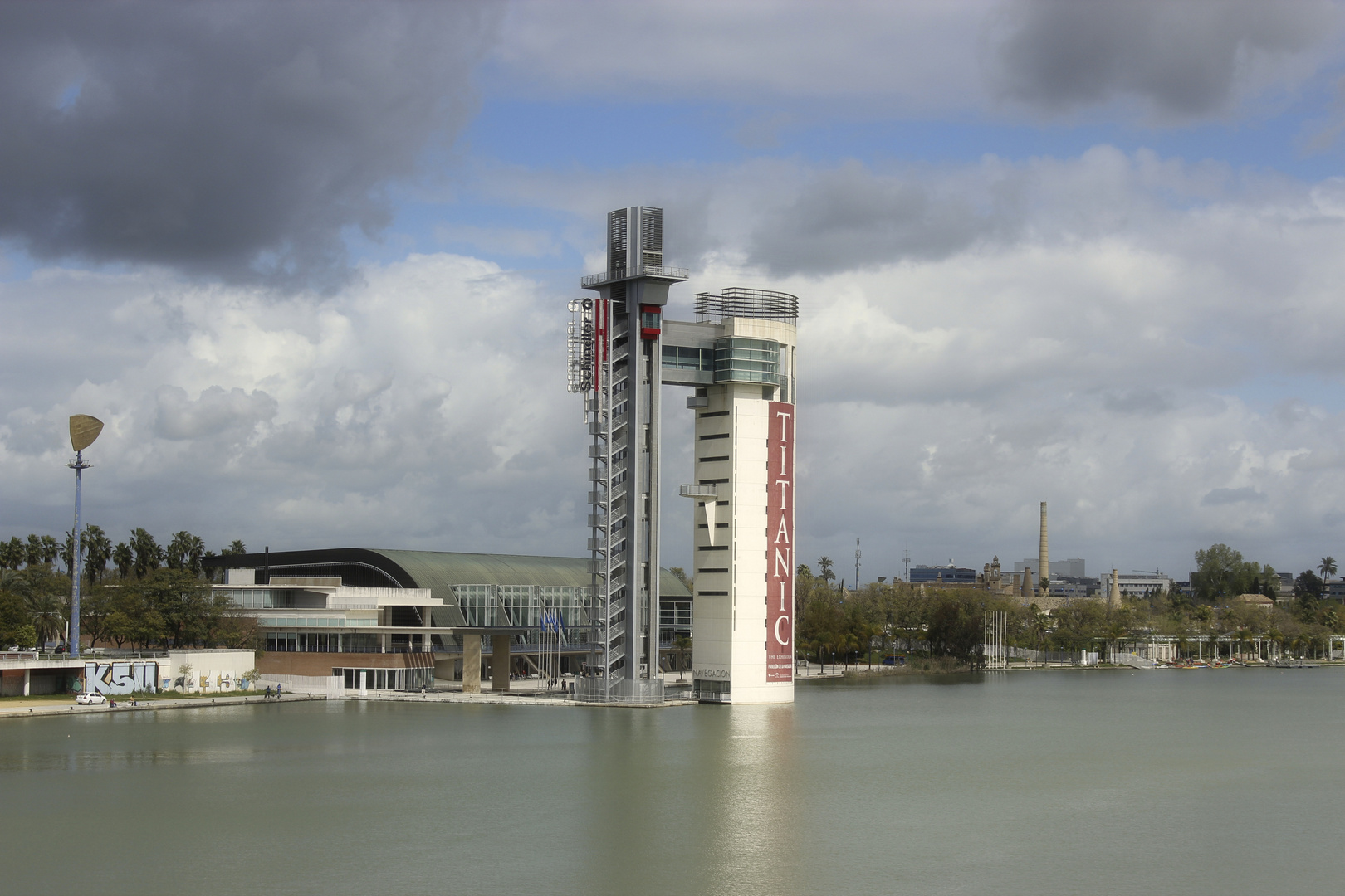 Titanic am Guadalquivir