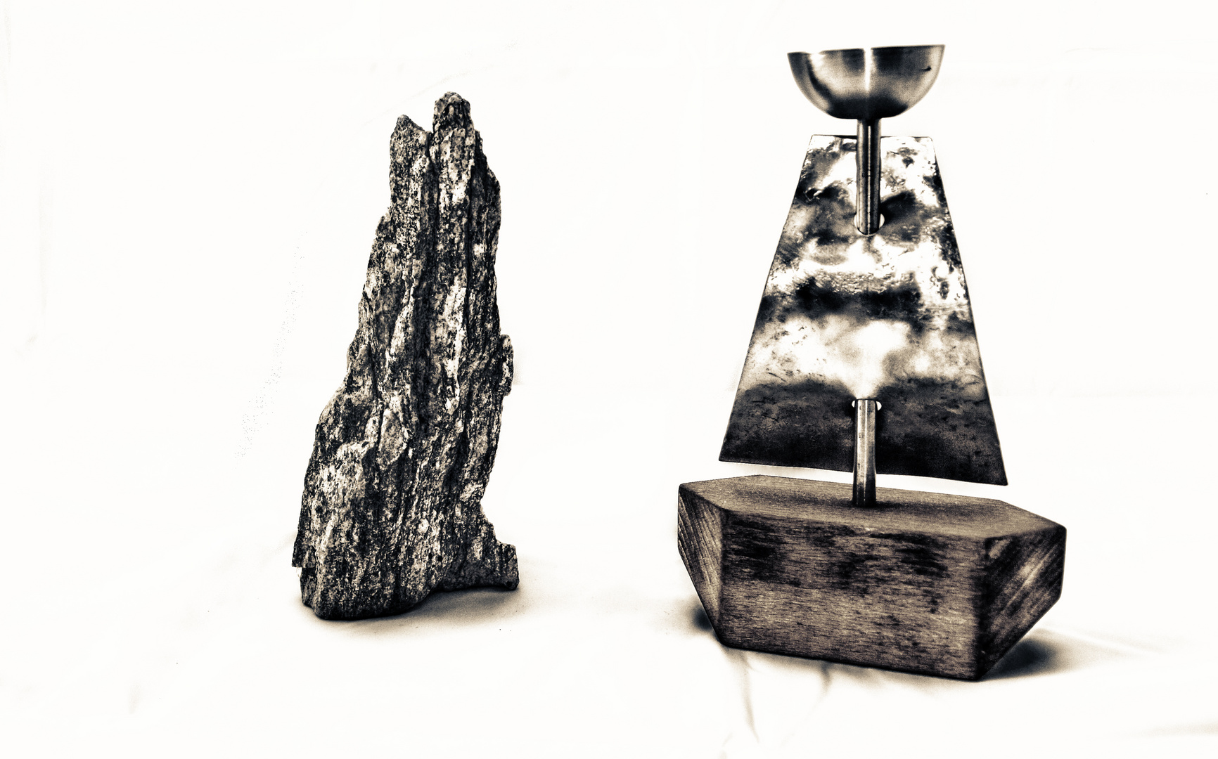 titanic trifft auf eisberg Foto & Bild fotokunst, monochrome fine