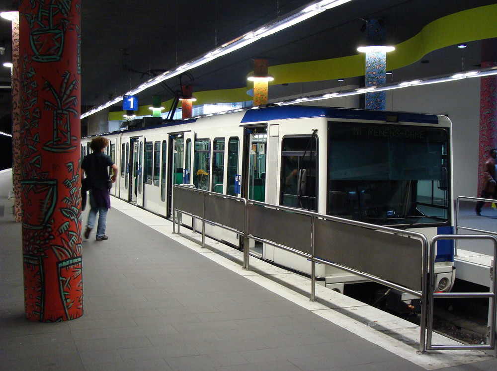 TL == die 1te Metro der Schweiz..01