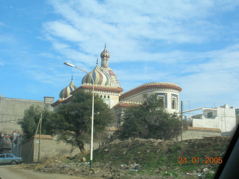 Tlemcen un petit palais parmi.........