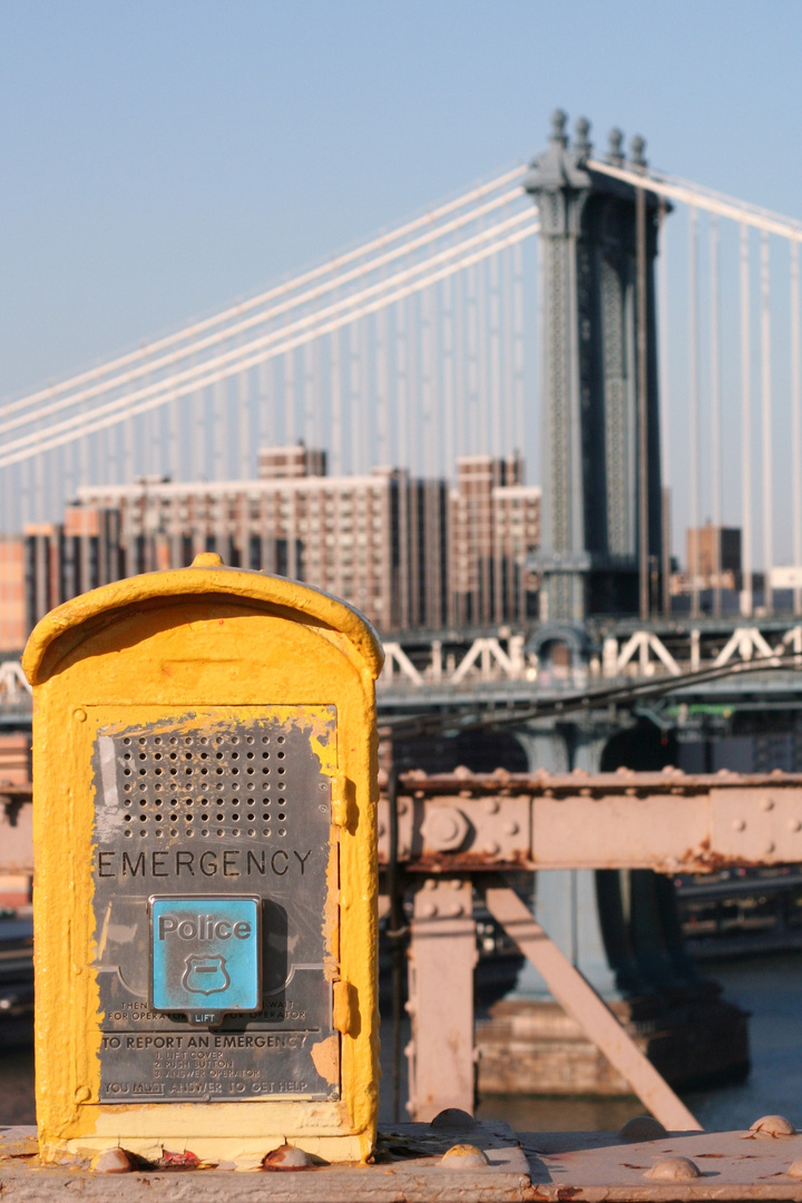 ...to report a Brooklyn Bridge emergency