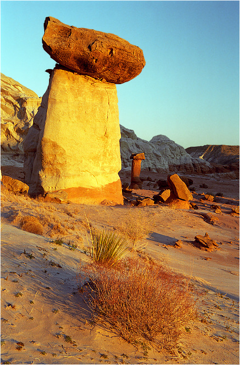 Toadstool Hoodoo #1, The Rimrocks