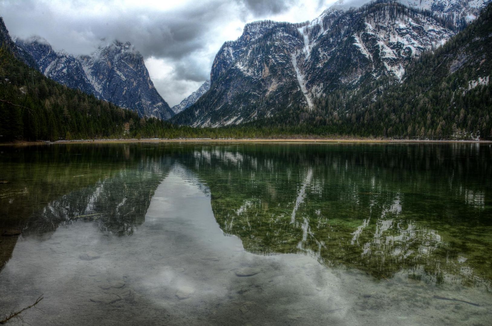 Toblacher See mit Spiegelung