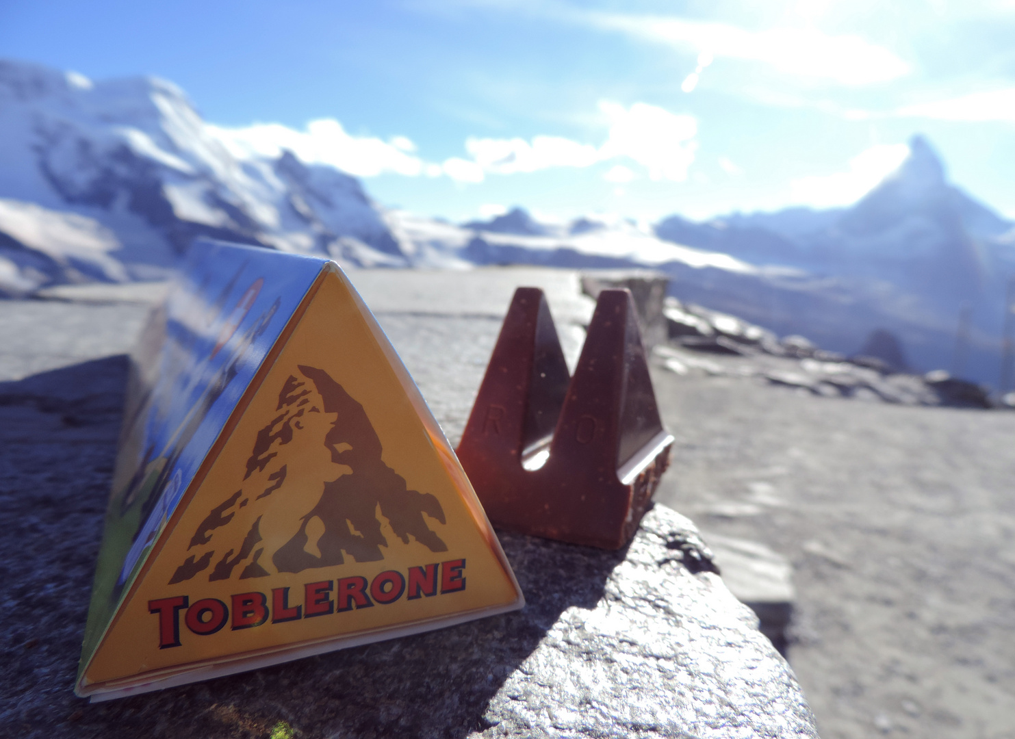 Toblerone mit Sicht aufs Matterhorn