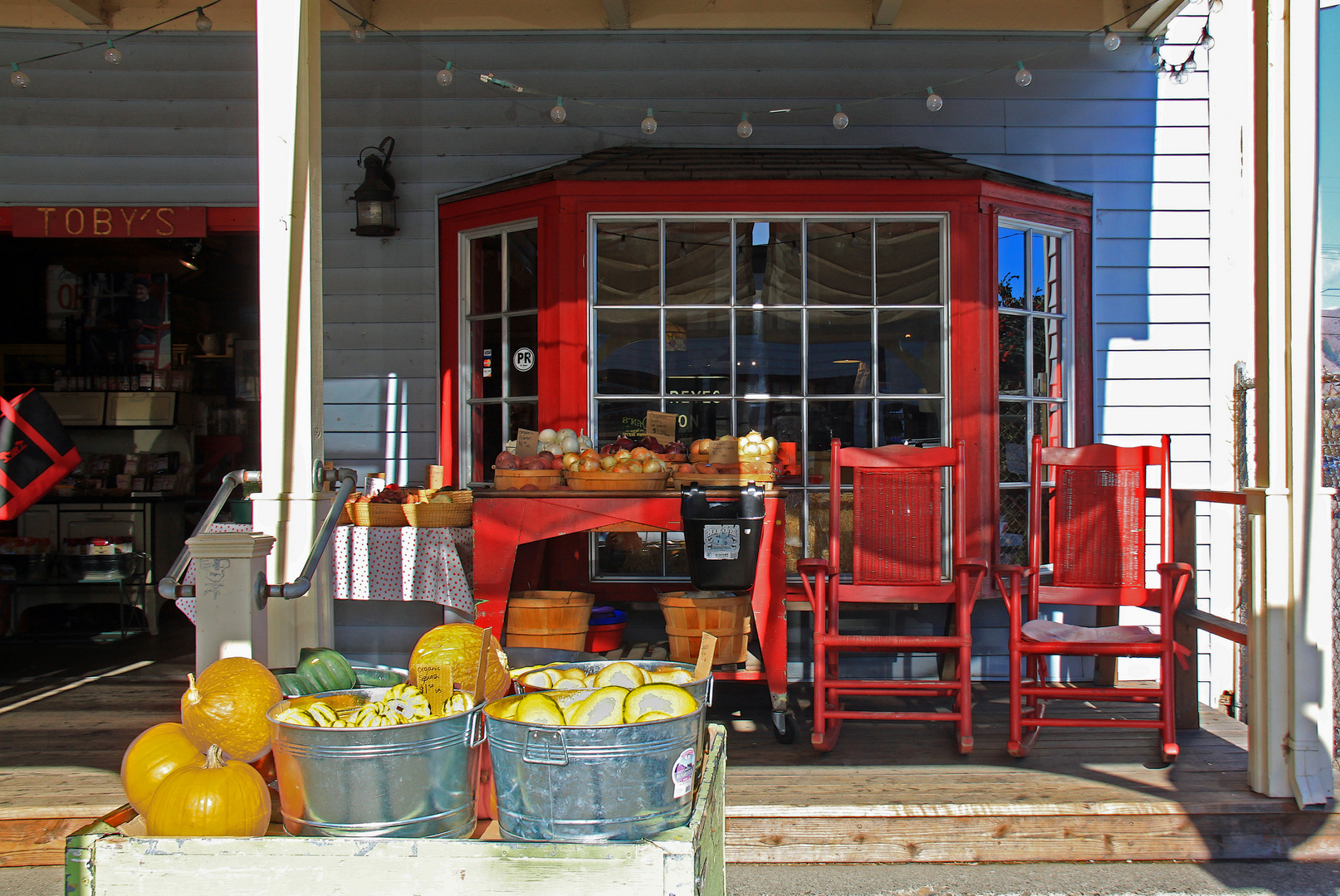 Toby`s Feed Barn