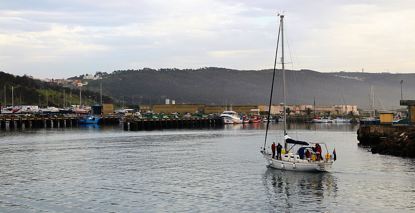 Tocando puerto.