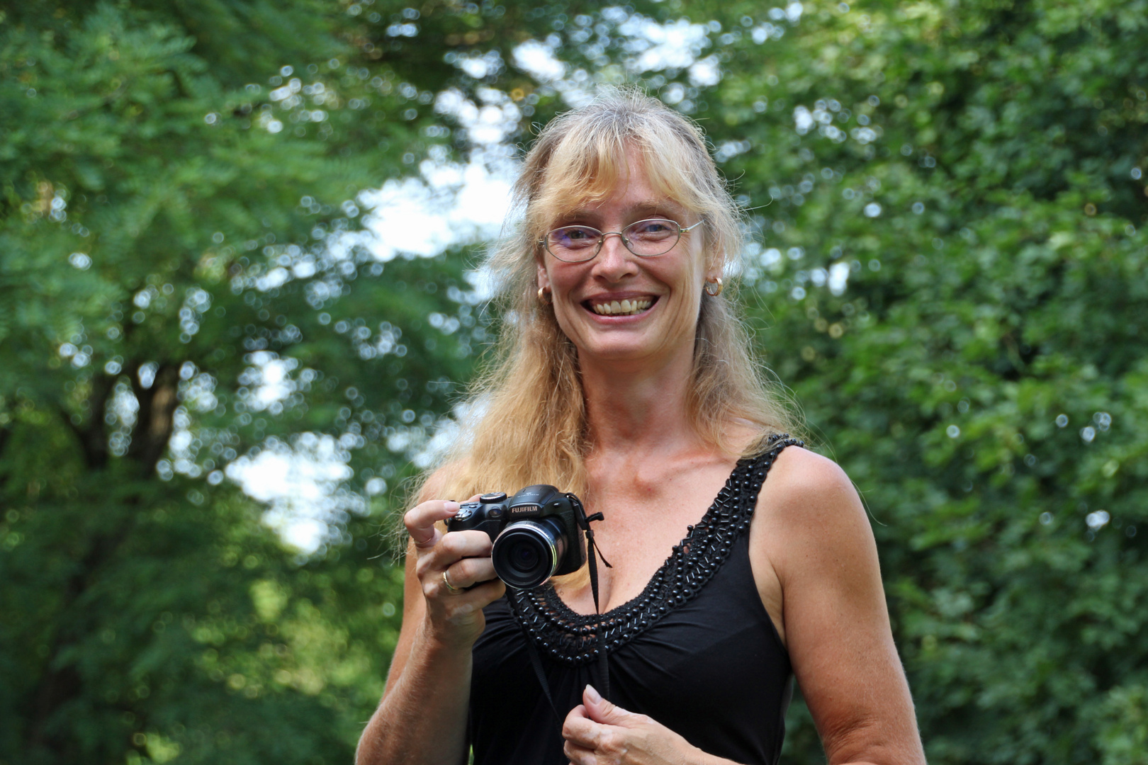 Tochter fotografiert Vater, Vater fotografiert Tochter