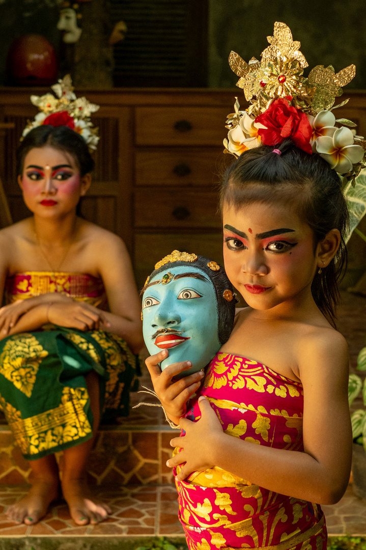 Töchter einer balinesischen Tanzlehrerin Ubud Bali Indonesien