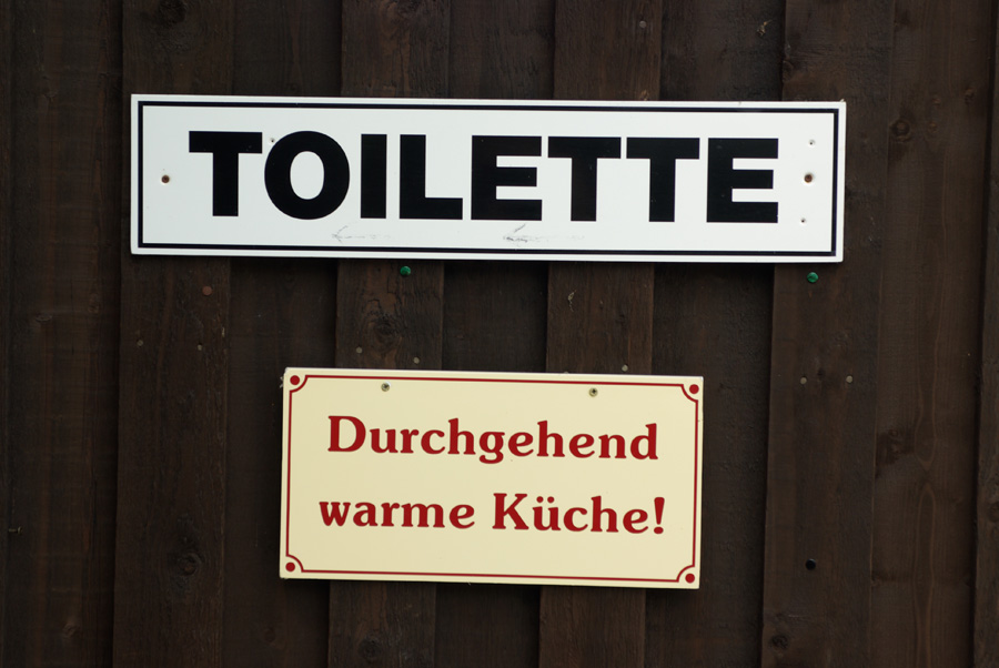 Toilette - durchgehend warme Küche