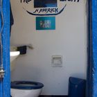 Toilette mit Sinnspruch