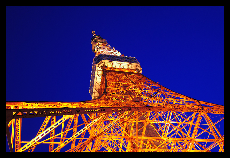 Tokio Tower zur blauen Stunde