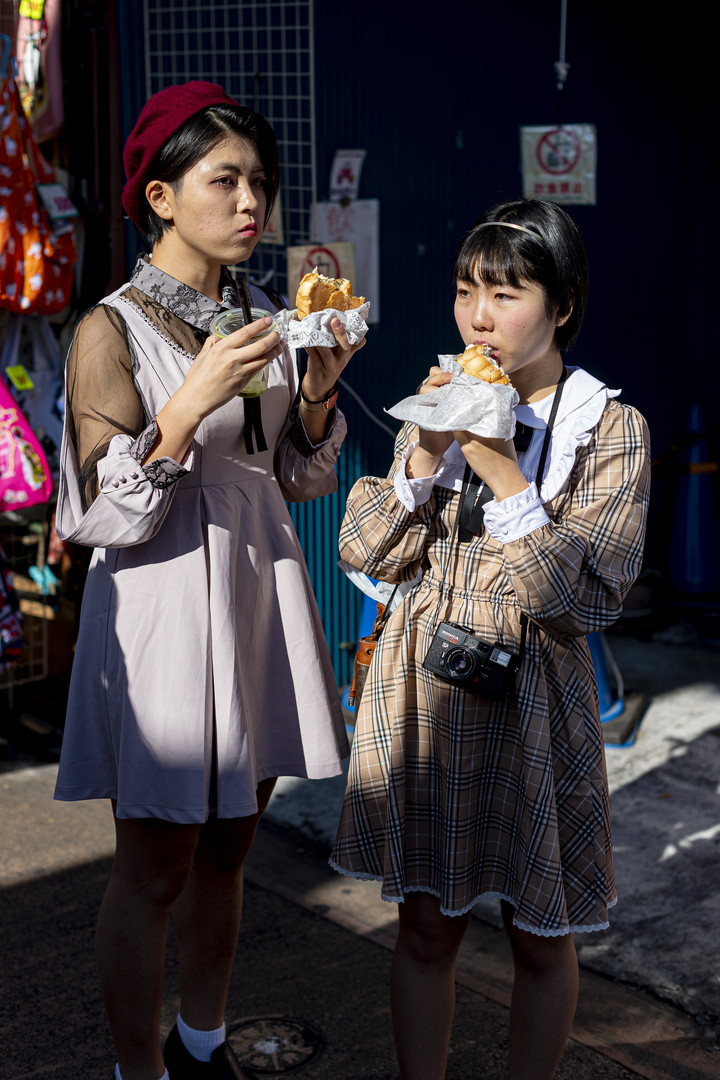 Tokyo - Asakusa - Strassenszene