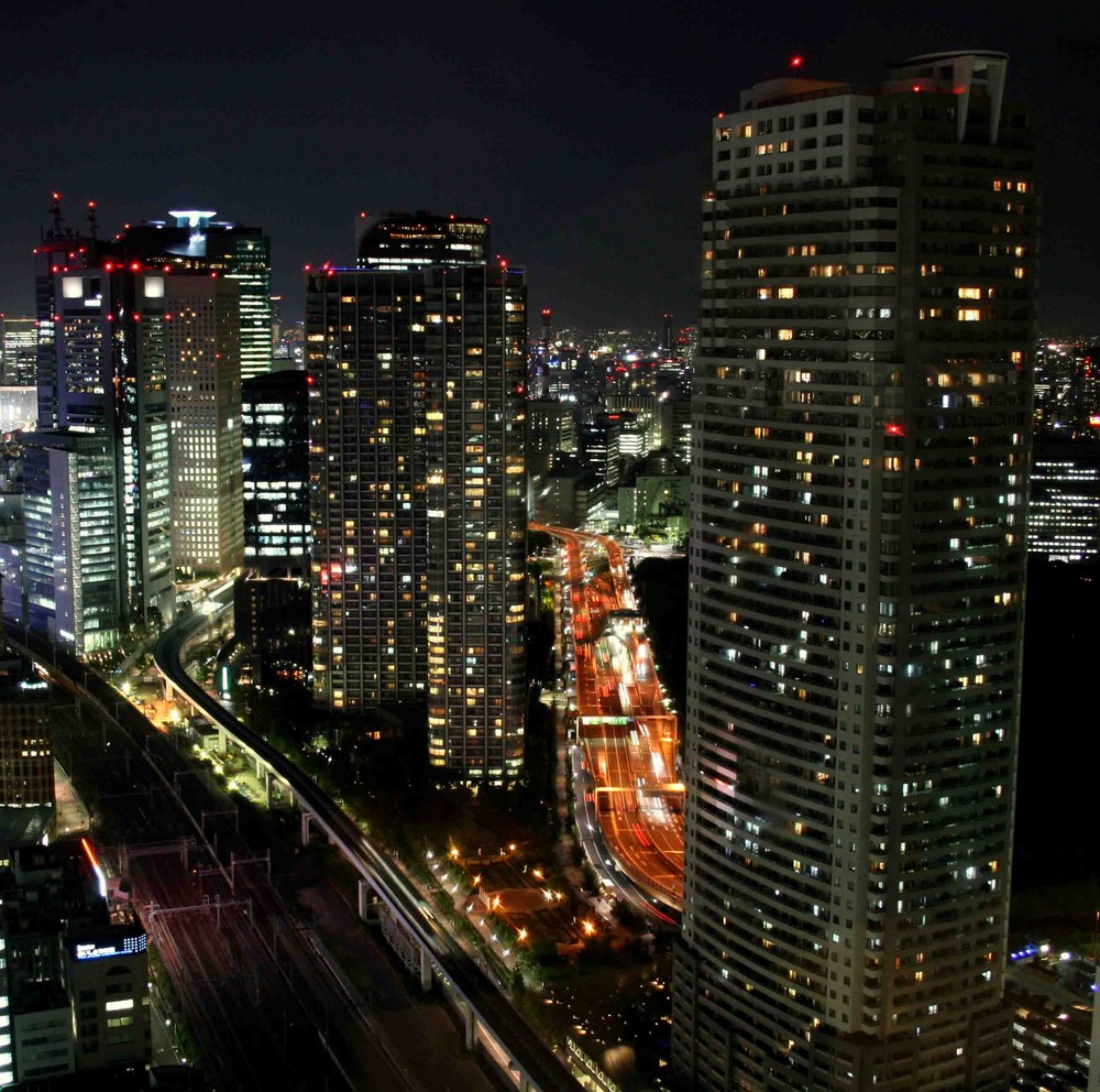 Tokyo by night