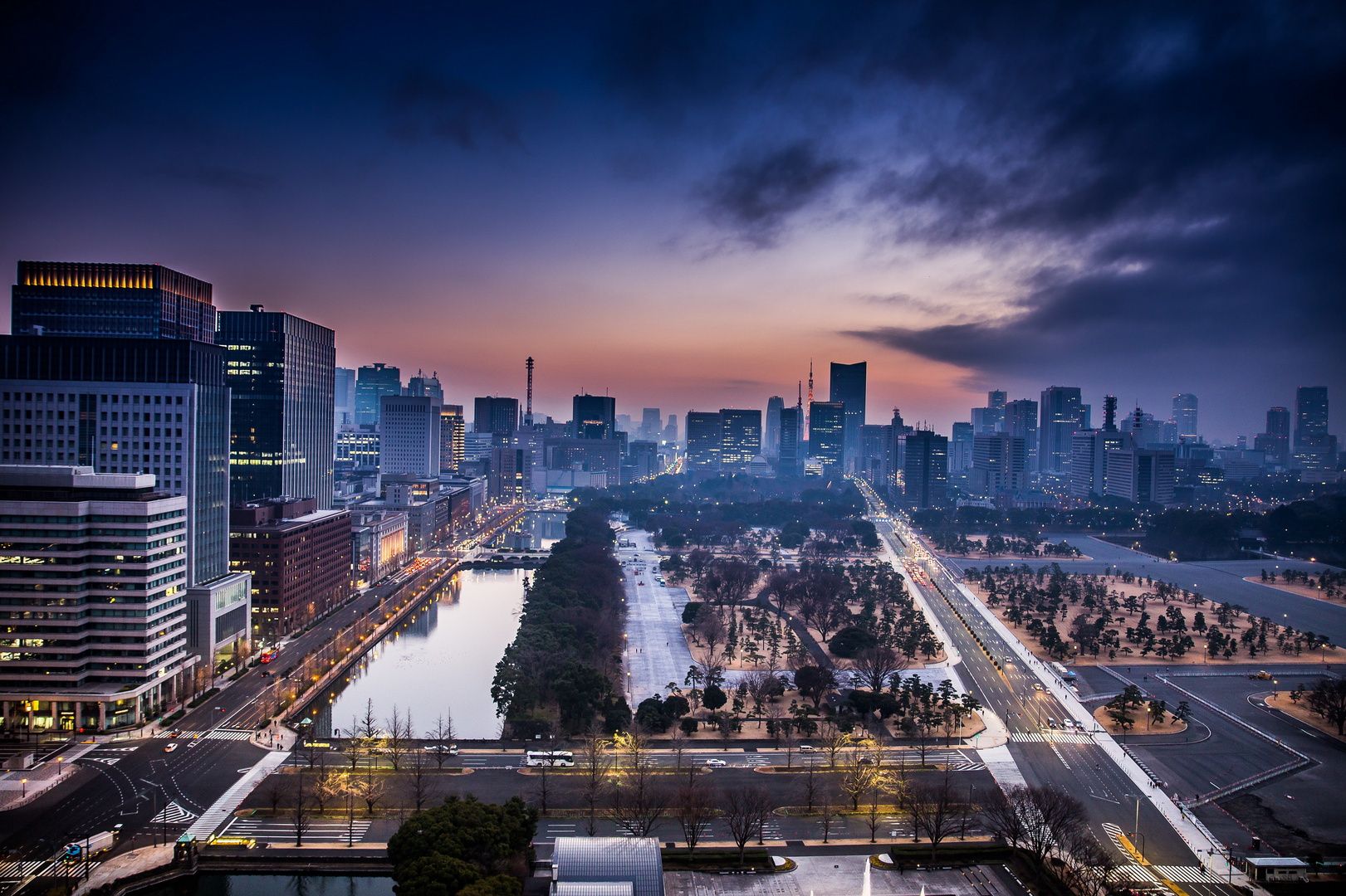 Tokyo by night