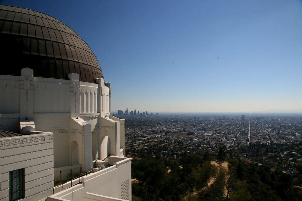 tolle aussicht vom griffith observatory auf down town