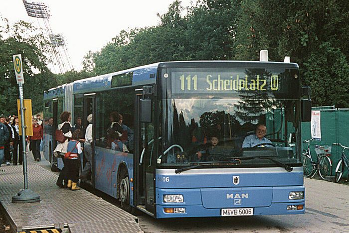 Tollwood-Bus