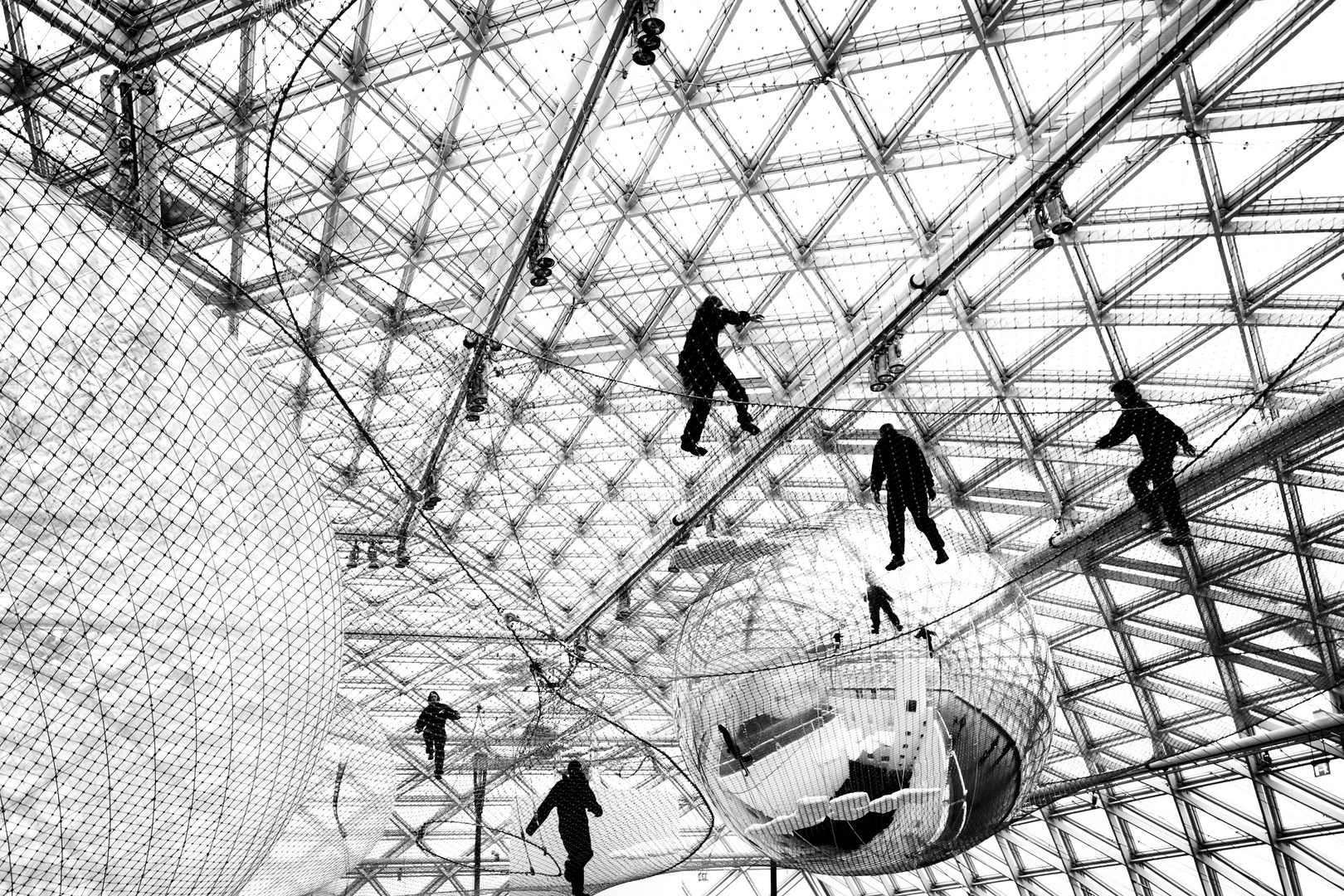 Tomás Saraceno........in Orbit