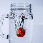 Tomate im Glas erwischt