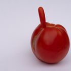 Tomate mit Fehlbildung