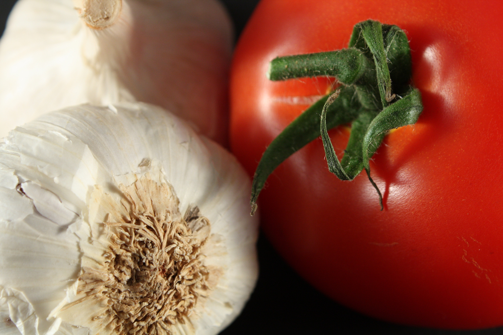 Tomate mit Knoblauch