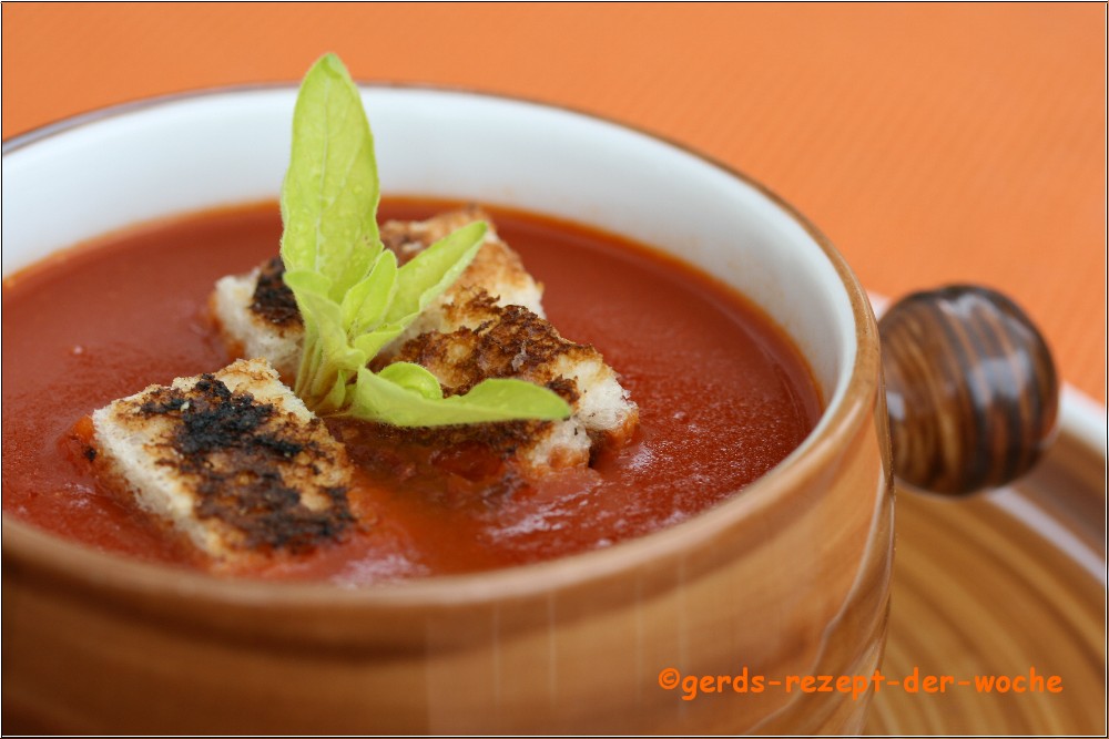 Tomatensüppchen mit Croutons