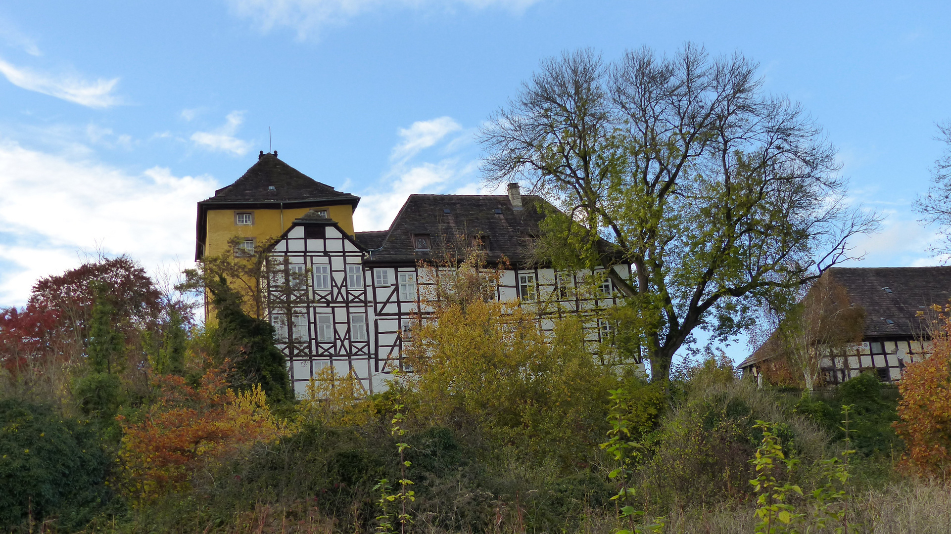 Tonenburg im Herbst