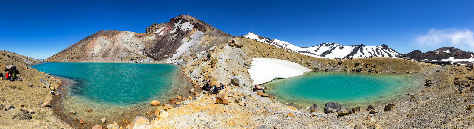 Tongariro Crossing - Emerald Lakes