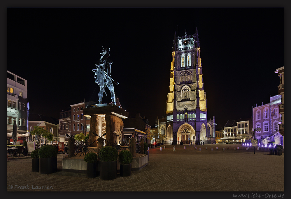 Tongeren - Grote Markt mit Onze-Lieve-Vrouwe Basiliek (B)