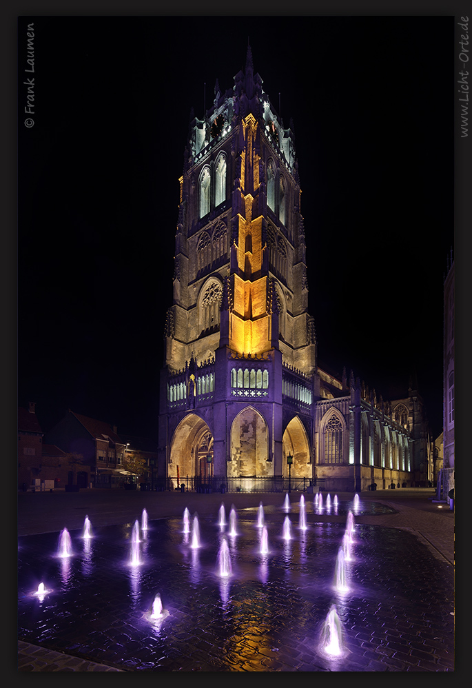 Tongeren - Grote Markt mit Onze-Lieve-Vrouwe Basiliek (B)