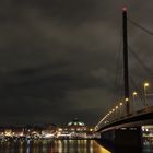 Tonhalle und Oberkasseler Brücke ...