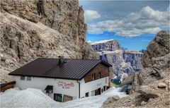 Toni Demetz Hütte..