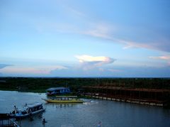 Tonle Sap at dusk, II