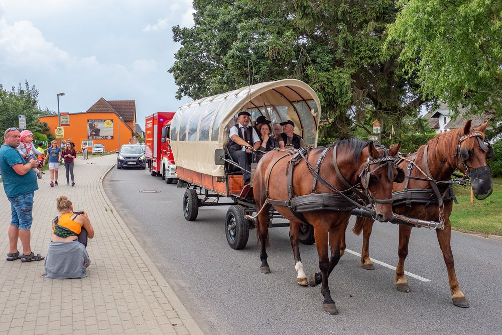 Tonnenabschlagen in Klockenhagen