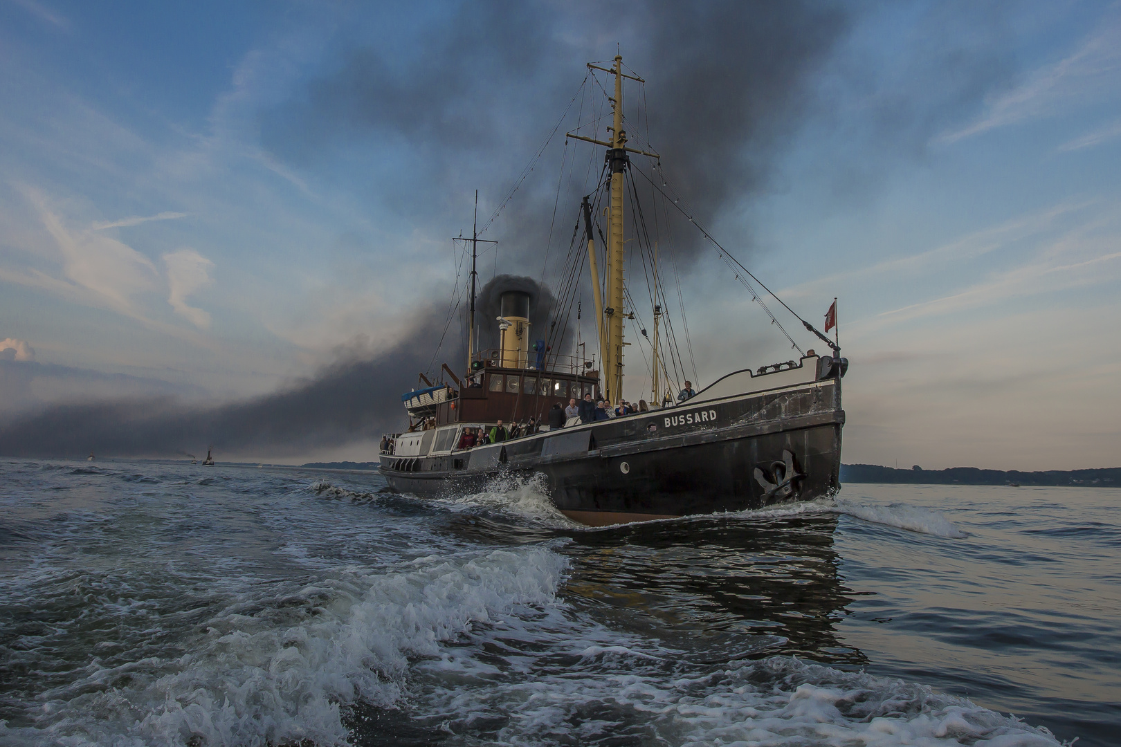 Tonnenleger Bussard aus Kiel 