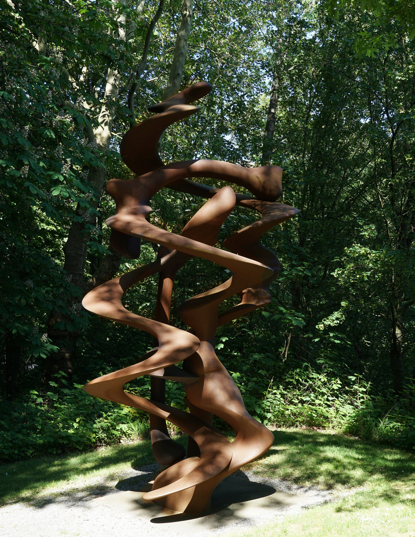 Tony Cragg - To The Knee